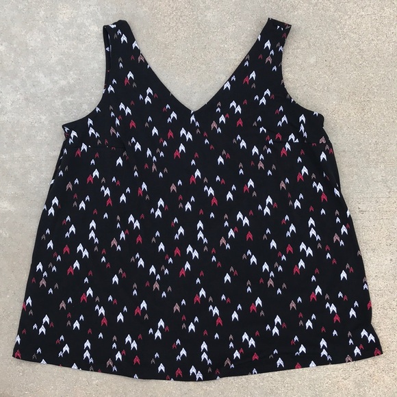 NWT TORRID BLACK STUDIO KNIT CHEVRON PRINT TANK - Picture 3 of 6